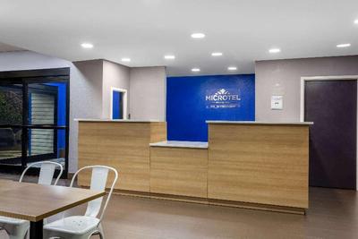 Microtel Inn & Suites By Wyndham Matthews/Charlot