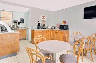 Super 8 by Wyndham Athens