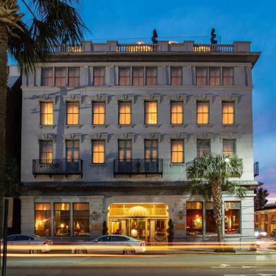 Market Pavilion Hotel