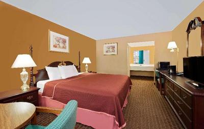 Howard Johnson by Wyndham Cleveland