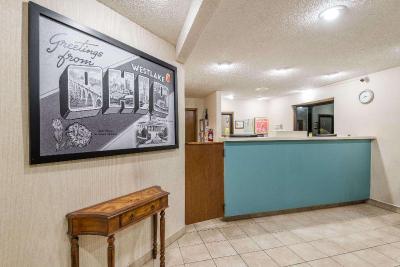 Super 8 Westlake/Cleveland