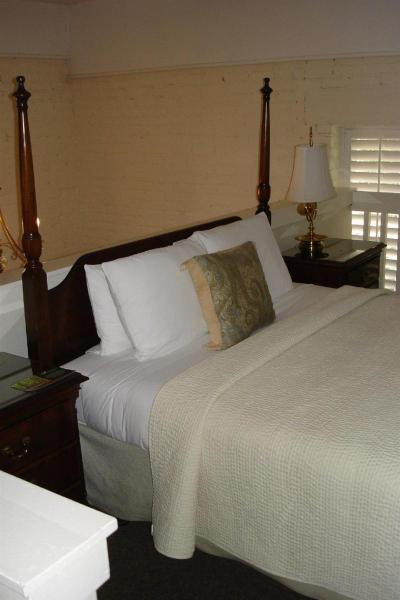 Ansonborough Inn