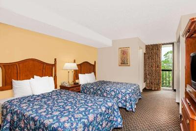 Days Inn &Suites by Wyndham SE Columbia Ft Jackson