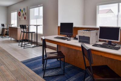 Holiday Inn Express Hotel & Suites Cincinnati - Ma