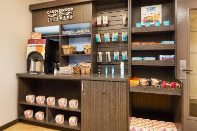 Candlewood Suites Charleston - Northwoods