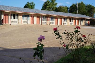 Ozark Inn & Suites