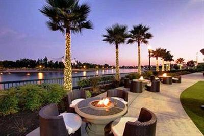 University Plaza Waterfront