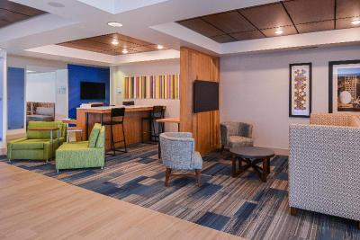Holiday Inn Express Hotel & Suites Urbana - Champa
