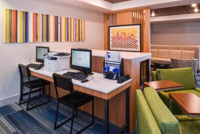Holiday Inn Express Hotel & Suites Urbana - Champa