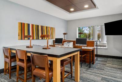 Holiday Inn Express & Suites Marion