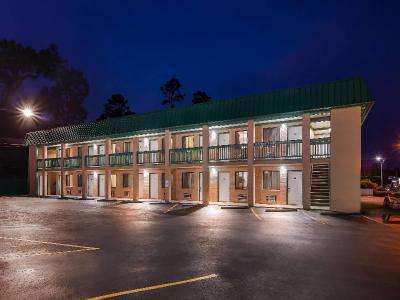 Super 8 by Wyndham Columbia/Ft. Jackson SC