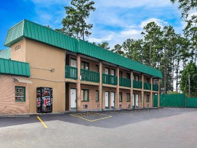 Super 8 by Wyndham Columbia/Ft. Jackson SC