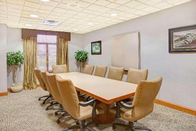 La Quinta Inn and Suites by Wyndham Mooresville