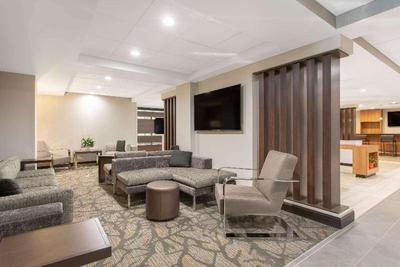 La Quinta Inn and Suites by Wyndham Mooresville