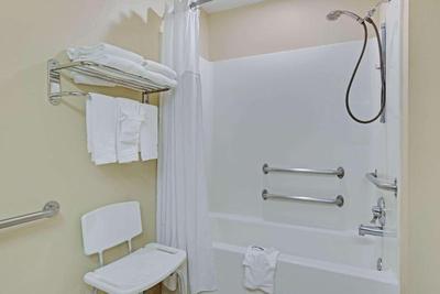 Microtel Inn & Suites By Wyndham Charlotte/Univer