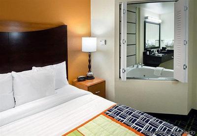 Fairfield Inn & Suites Charlotte Matthews