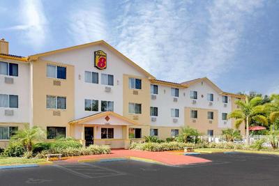 Super 8 by Wyndham Clearwater/St. Petersburg Arpt