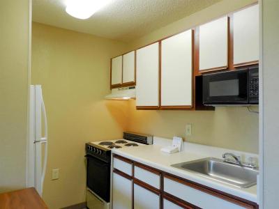 Extended Stay America - Charleston - Northwoods Bl