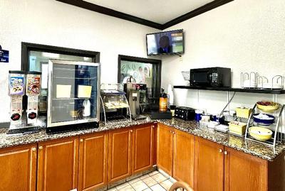 Days Inn by Wyndham Charlotte Northlake