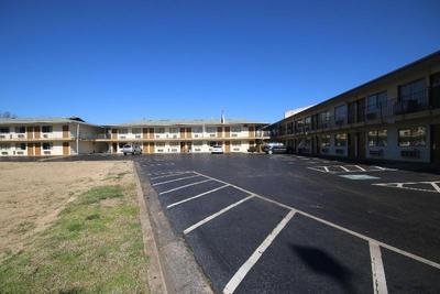 Royal Inn & Suites