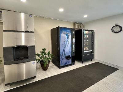 Royal Inn & Suites