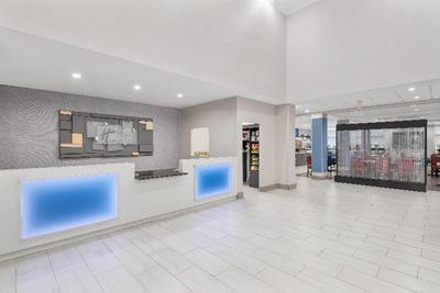 Holiday Inn Express Hotel & Suites Palm Bay