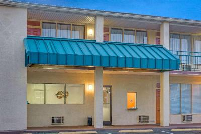 Super 8 by Wyndham Gastonia