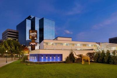 Hotel Bo, Days Inn by Wyndham Chattanooga Downtown