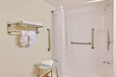 Days Inn by Wyndham Charlotte/Woodlawn Carowinds
