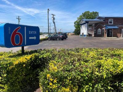 Motel 6 East Ridge