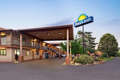 Days Inn by Wyndham Cortez