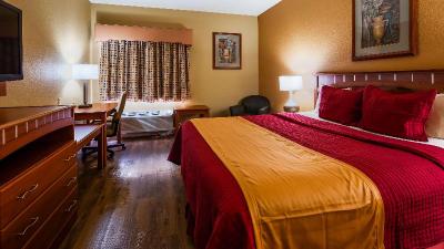 Best Western Plus Hannaford Inn & Suites