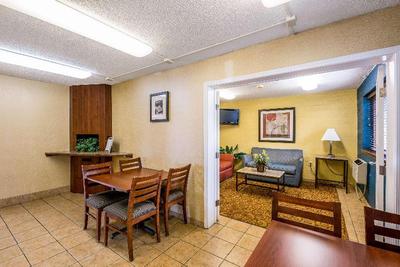 Motel 6 Cedar Rapids Airport
