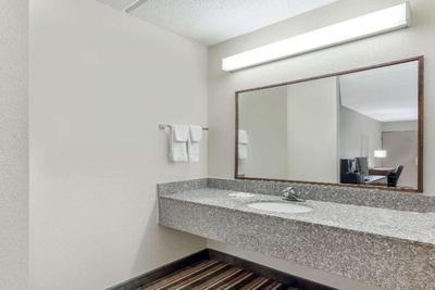 Super 8 by Wyndham Kimball