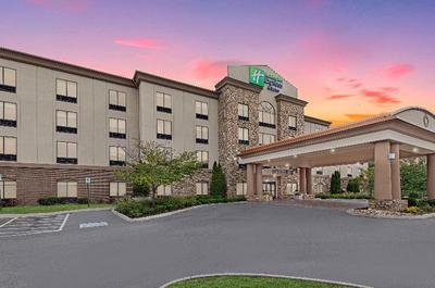Holiday Inn Express Cleveland Northwest