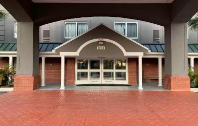 Country Inn & Suites by Radisson, Charleston North