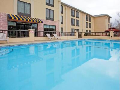 Holiday Inn Express & Suites CharlotteArpt-Belmont