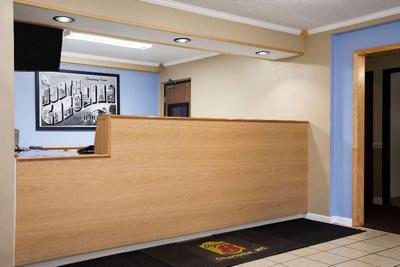 Super 8 by Wyndham Charlotte University