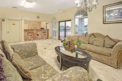 Super 8 by Wyndham Dallas East