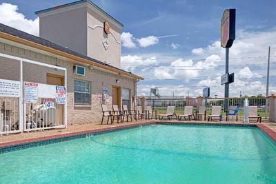 Super 8 by Wyndham Dallas East