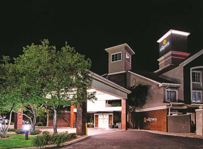 La Quinta Inn & Suites by Wyndham Denver Airport