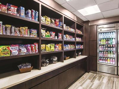 La Quinta Inn & Suites by Wyndham Denver Airport