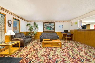Super 8 by Wyndham Plano/Dallas Area