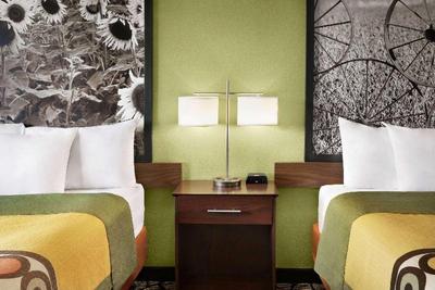 Super 8 by Wyndham Ankeny/Des Moines Area