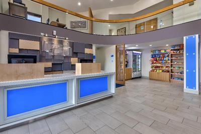 Holiday Inn Express Detroit-Warren