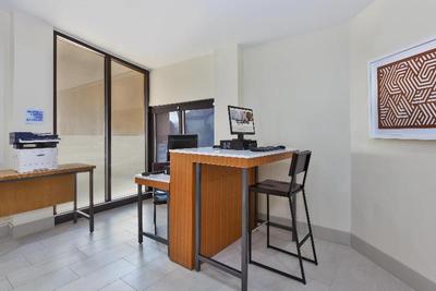 Holiday Inn Express Detroit-Warren