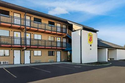 Super 8 by Wyndham Vandalia/Dayton Intl Airport