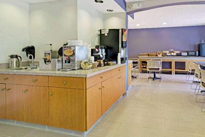 Microtel Inn & Suites By Wyndham Denver