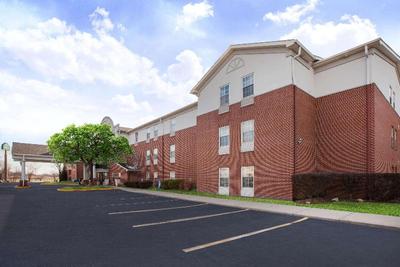 Wingate by Wyndham Roseville Detroit