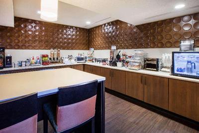 Wingate by Wyndham Roseville Detroit